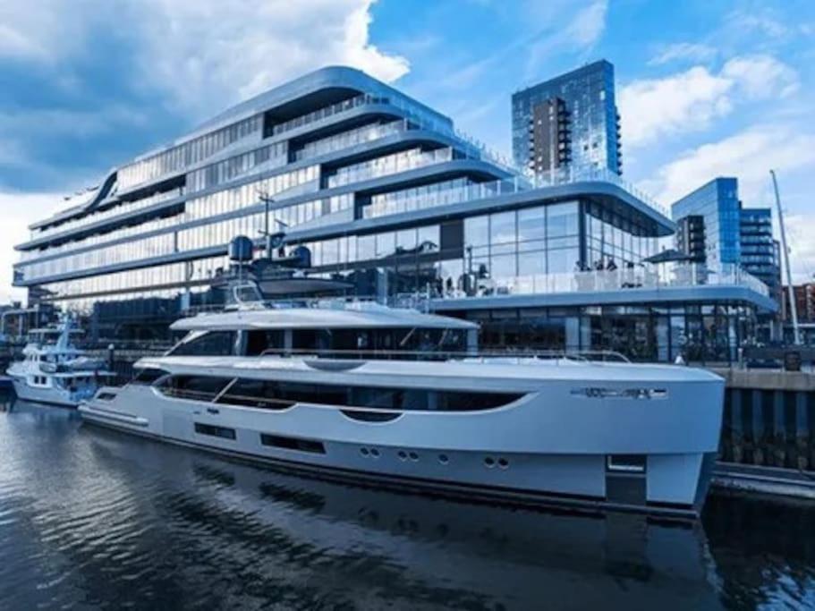 1-Bed Flat In Ocean Village Саутхамптън Екстериор снимка