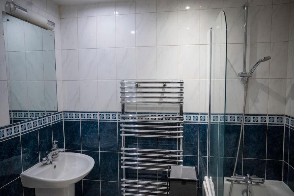 1-Bed Flat In Ocean Village Саутхамптън Екстериор снимка